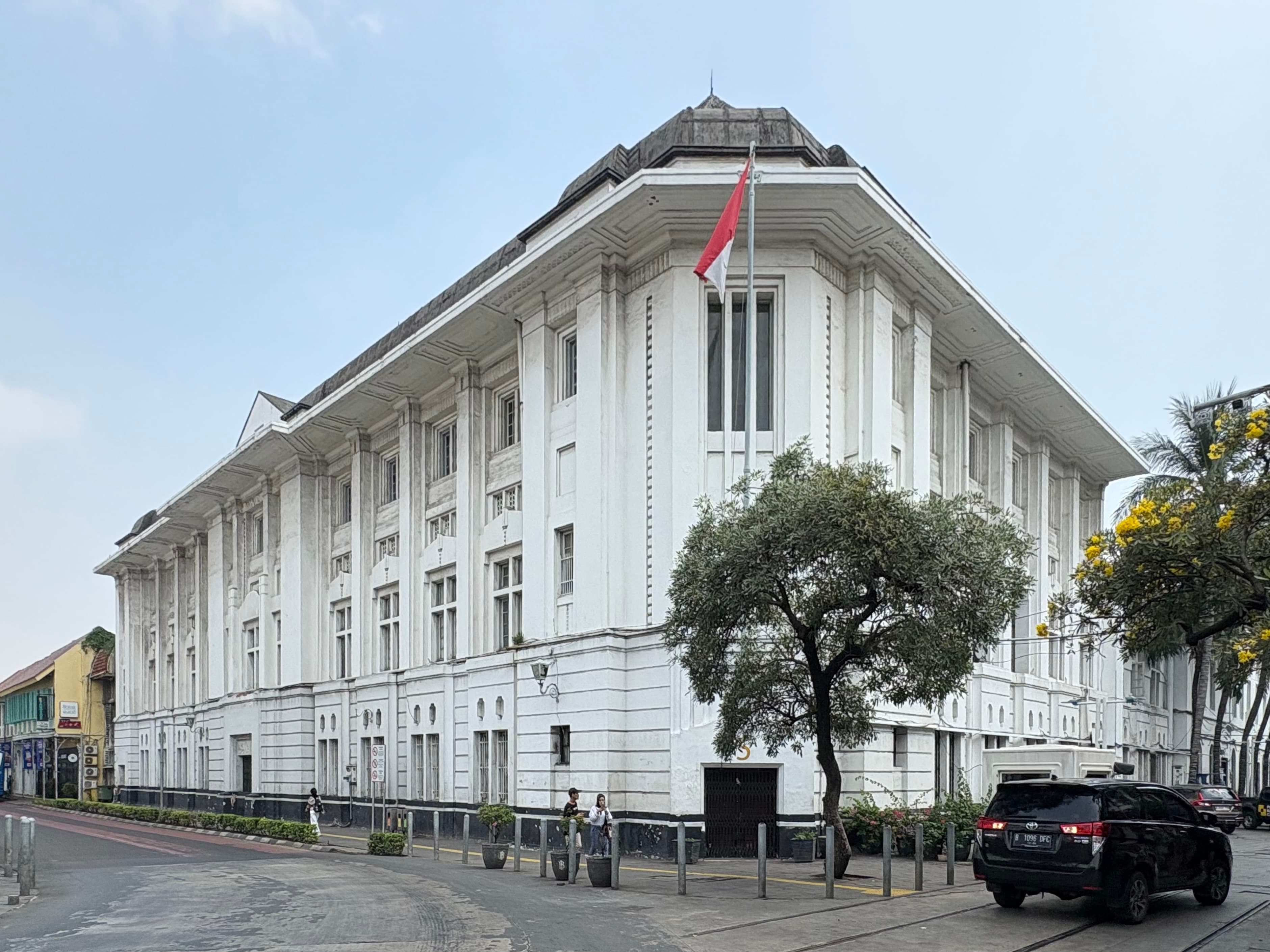 Former office of Escompto Bank in Kota Tua, Jakarta, built in 1921. Designed by Biro Fermont &amp; Cuypers.