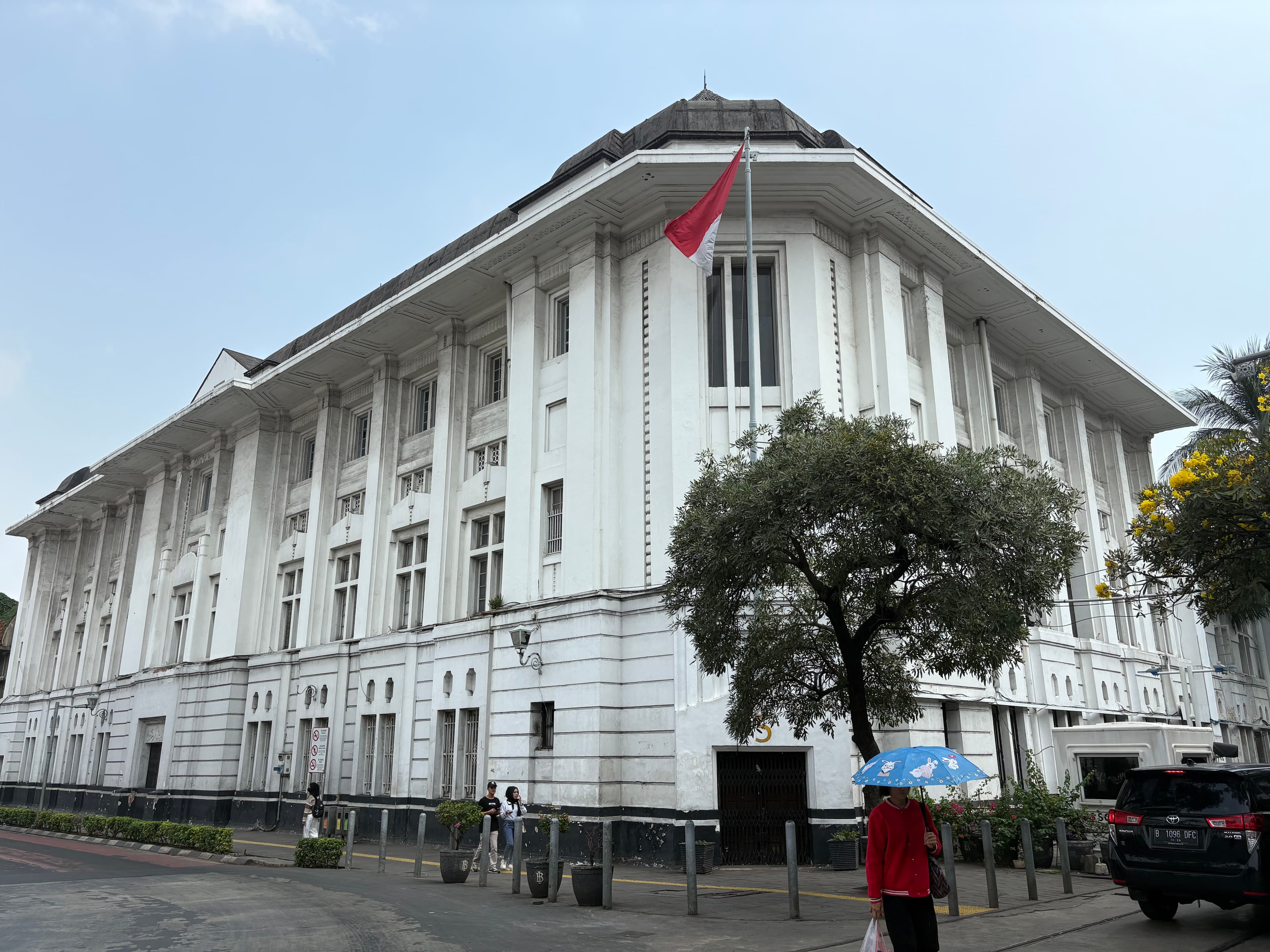 Former office of Escompto Bank in Kota Tua, Jakarta, built in 1921. Designed by Biro Fermont &amp; Cuypers.